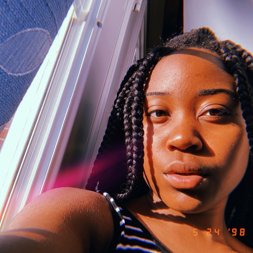 Meet your Posher, Olivia